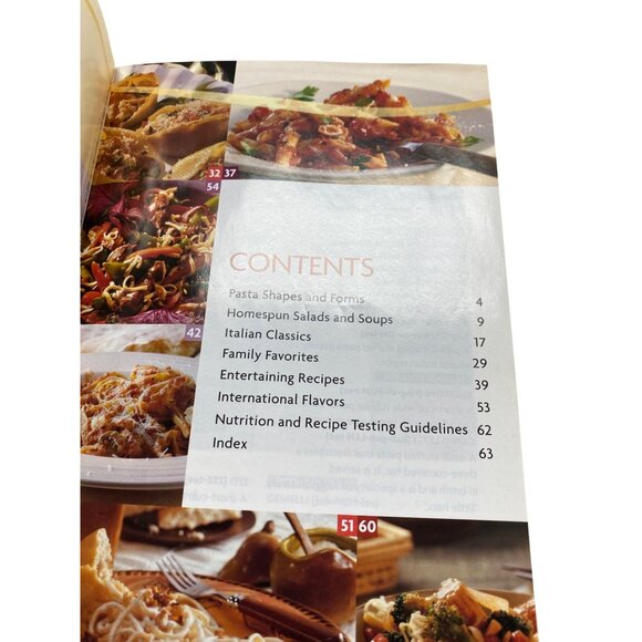 Betty Crocker Pasta Pizzazz Cookbook: 42 Simple Sensational Meals - Picture 2 of 3